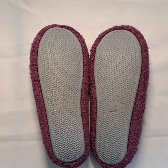 Soft and Cozy Slipper - Picture 5 of 8